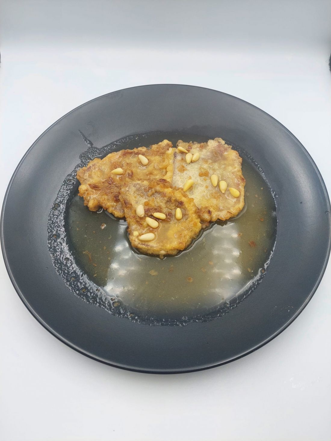 Lengua ternera empiñonada