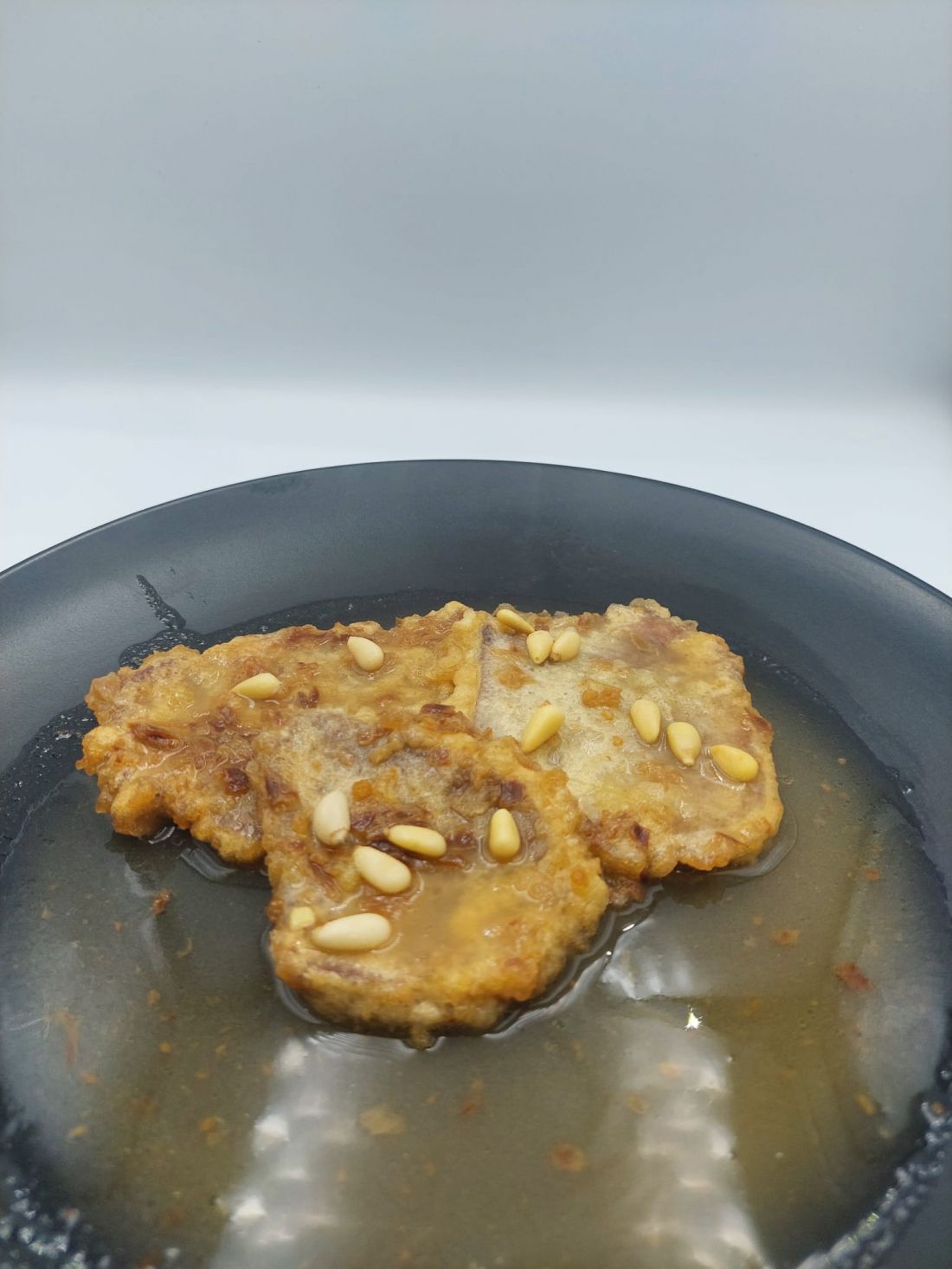 Lengua ternera empiñonada